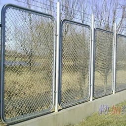 鐵路防護(hù)勾花網(wǎng)與車底防護(hù)板 免維護(hù)、易安裝的專業(yè)防護(hù)方案